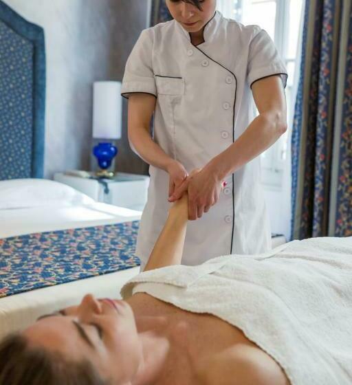 اتاق رمانتیک, Rivoli Boutique