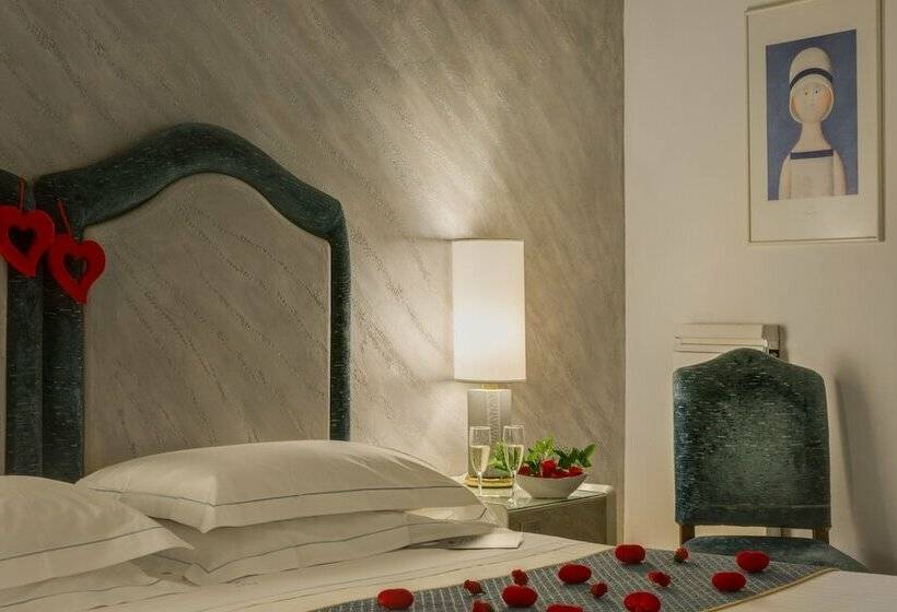 اتاق رمانتیک, Rivoli Boutique