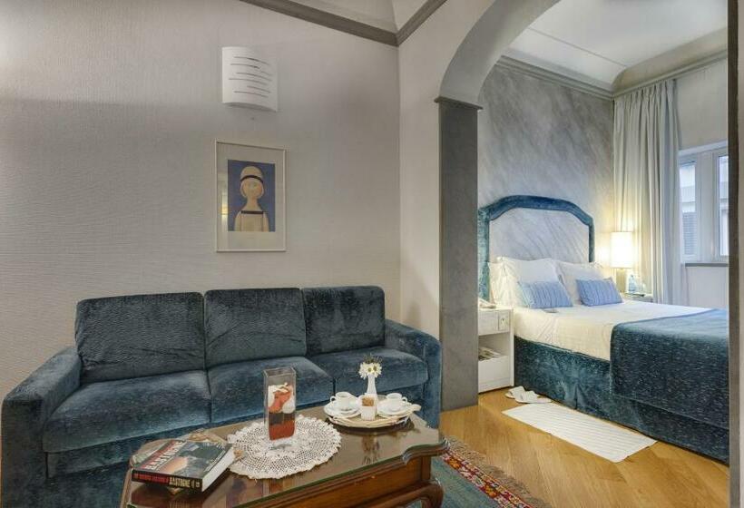 اتاق پریمیوم سه تخته, Rivoli Boutique