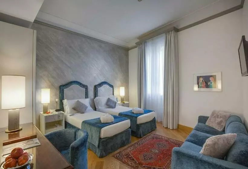 اتاق پریمیوم سه تخته, Rivoli Boutique