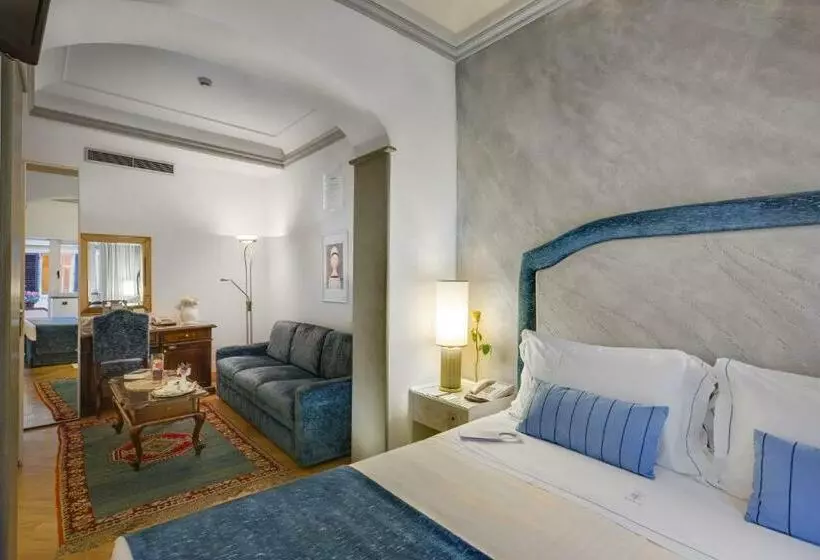 اتاق استاندارد سه تخته با بالکن, Rivoli Boutique