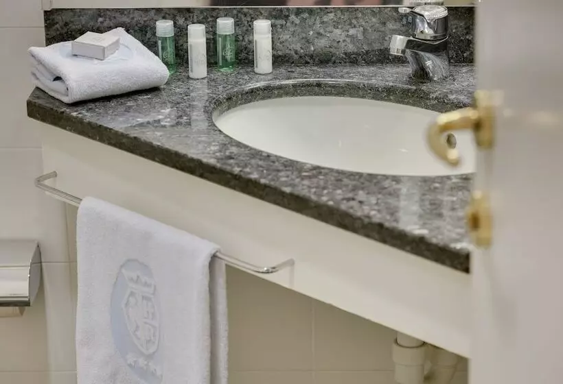 اتاق استاندارد سه تخته با بالکن, Rivoli Boutique