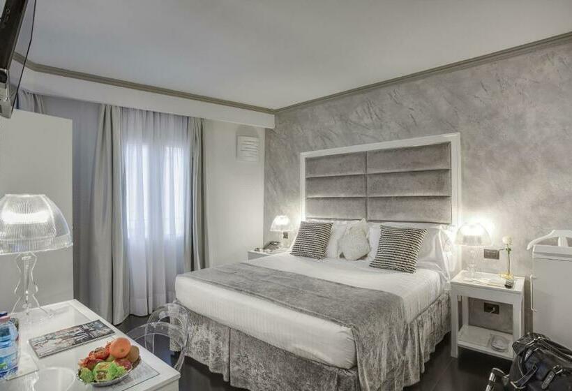 Prestige Triple Room, Rivoli Boutique