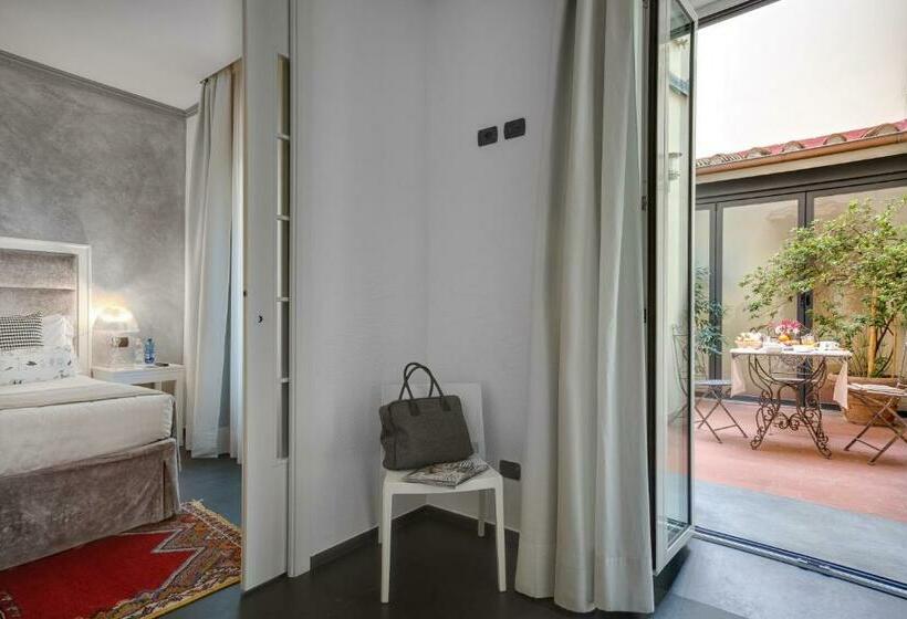 Prestige Triple Room, Rivoli Boutique