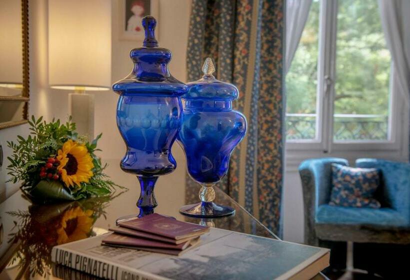 اتاق لوکس خانوادگی, Rivoli Boutique