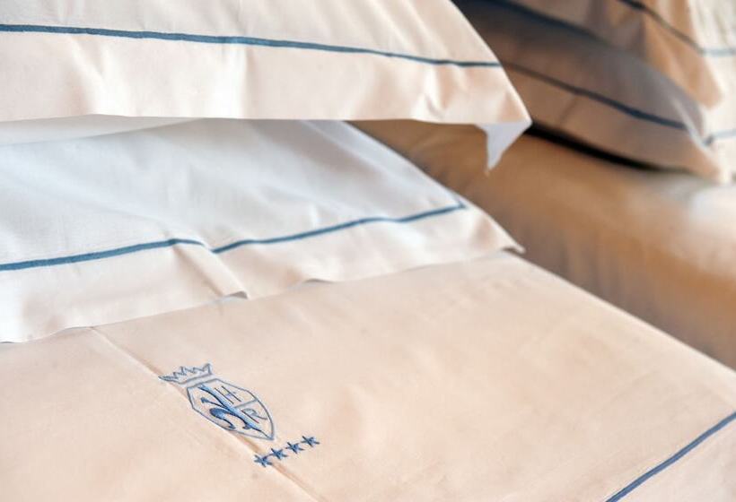 اتاق راحتی, Rivoli Boutique