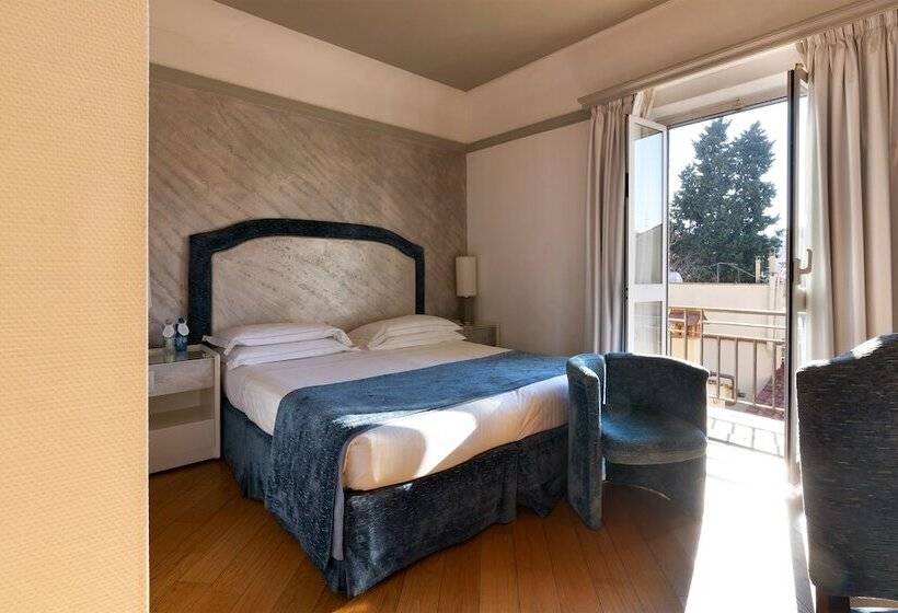 اتاق استاندارد با بالکن, Rivoli Boutique