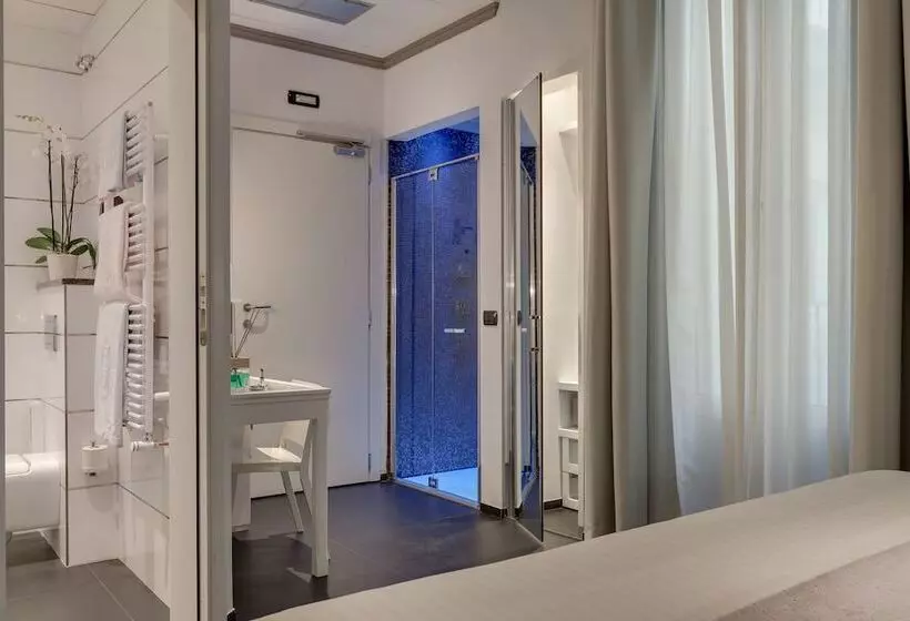 Prestige Triple Room, Rivoli Boutique