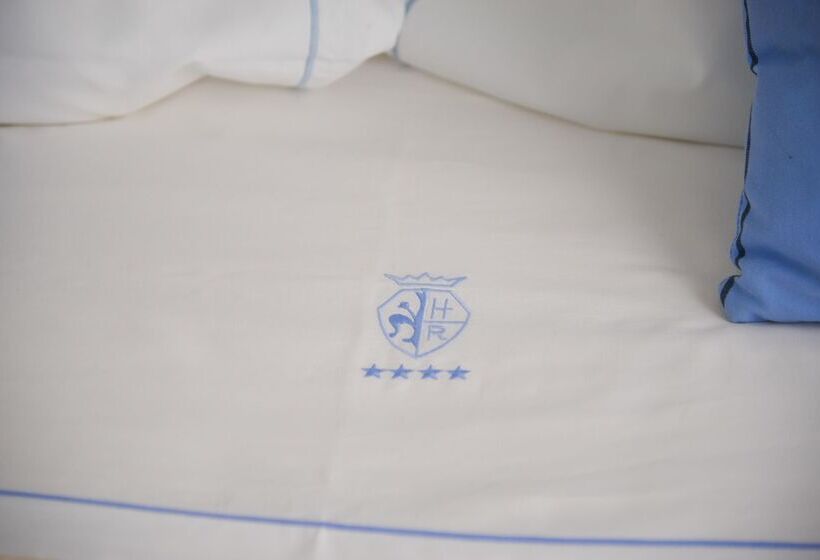 اتاق لوکس خانوادگی, Rivoli Boutique