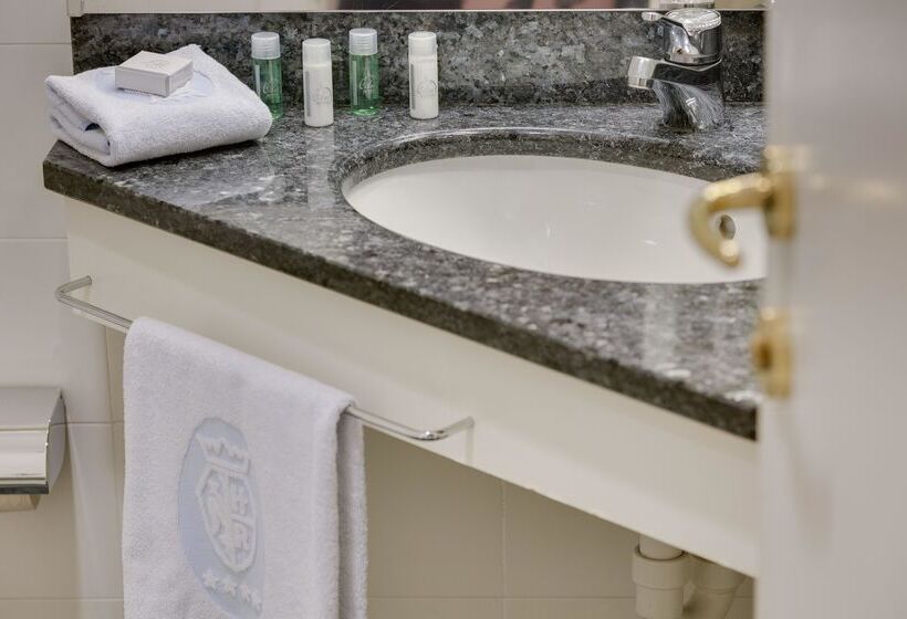 اتاق لوکس خانوادگی, Rivoli Boutique