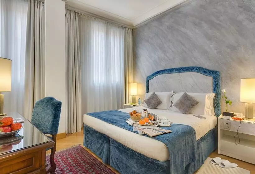 اتاق لوکس خانوادگی, Rivoli Boutique