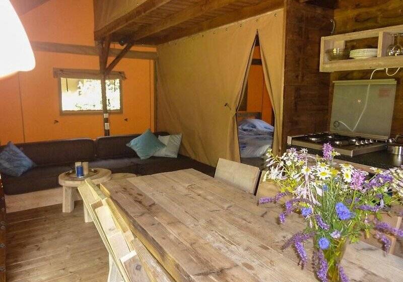 اتاق راحتی سه تخته, Rivoli Boutique