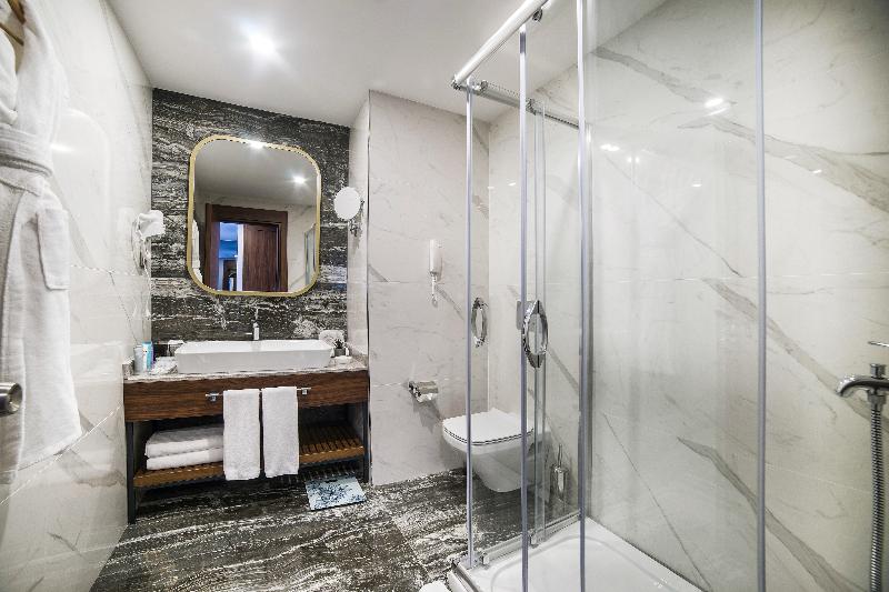 اتاق راحتی, Rivoli Boutique