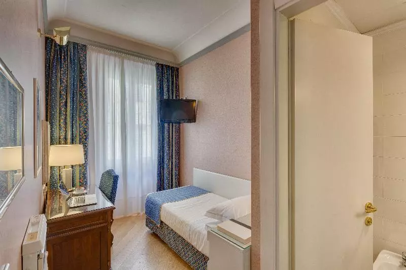 اتاق کلاسیک یک تخته, Rivoli Boutique