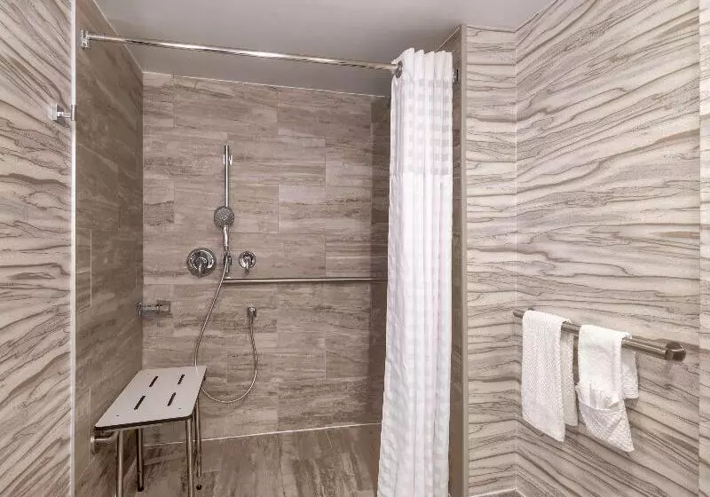 اتاق لوکس, Rivoli Boutique