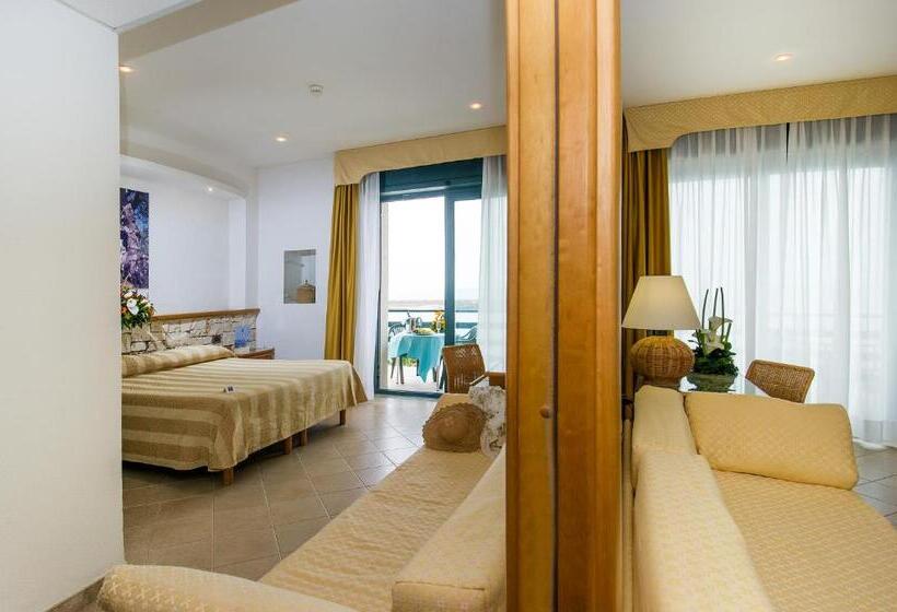 Номер Стандарт Трехместный, Terminal   Caroli Hotels