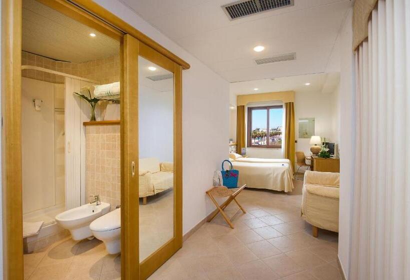 غرفة قياسية ثلاثية, Terminal   Caroli Hotels