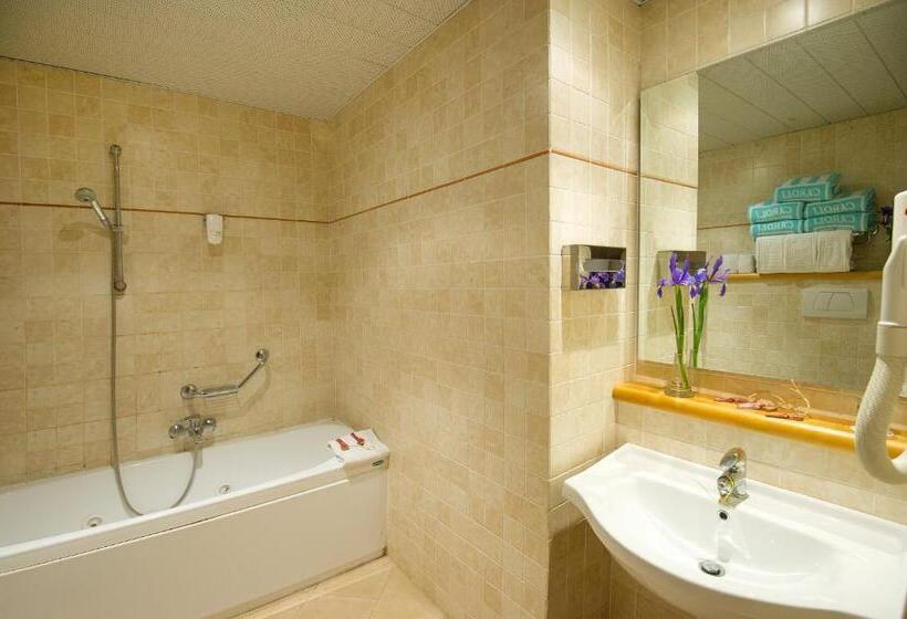 غرفة قياسية ثلاثية, Terminal   Caroli Hotels