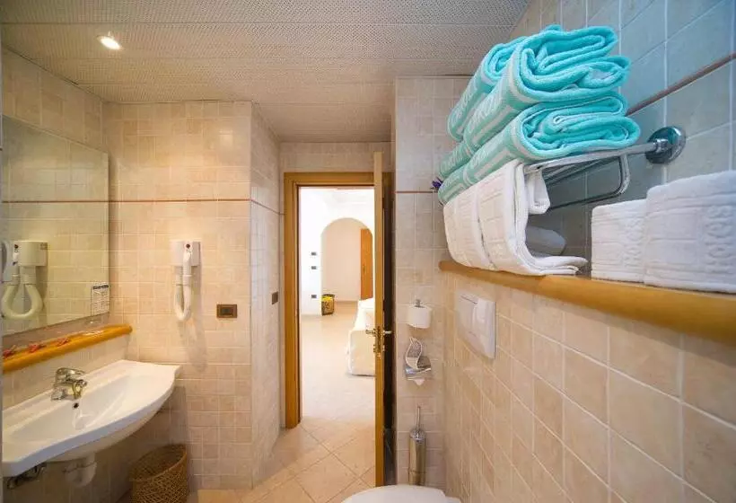 スタンダード4人部屋, Terminal Caroli Hotels