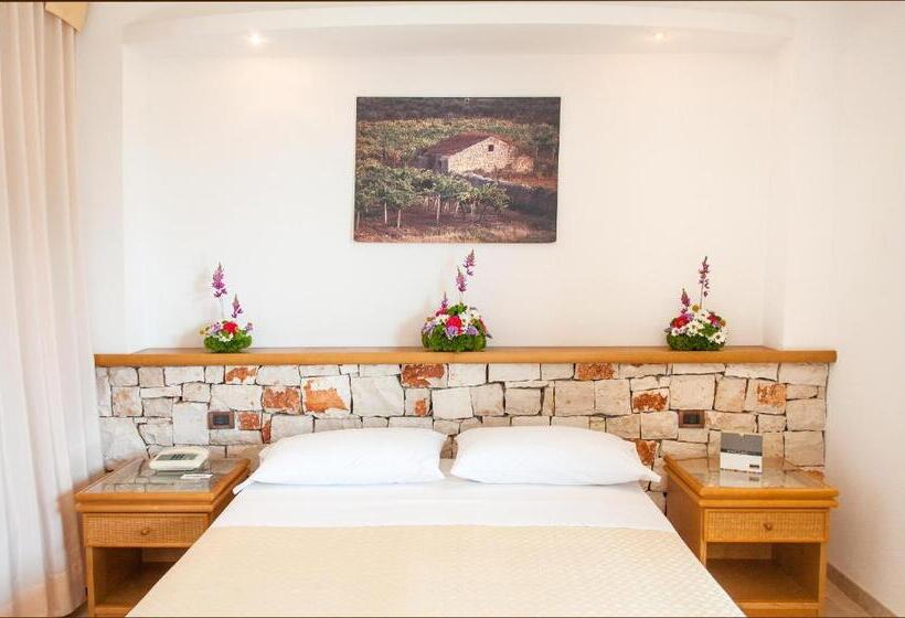 غرفة قياسية رباعية, Terminal   Caroli Hotels