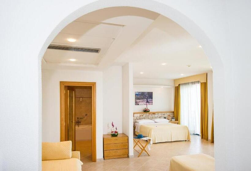 غرفة قياسية رباعية, Terminal   Caroli Hotels