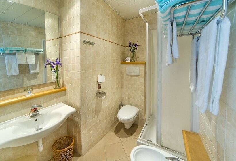 غرفة قياسية رباعية, Terminal   Caroli Hotels