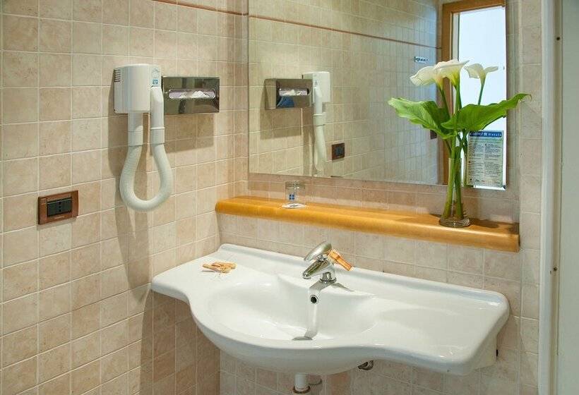 Четырехместный Номер Стандарт, Terminal   Caroli Hotels