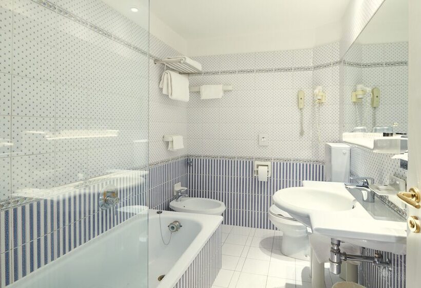 클래식 룸, The Plaza