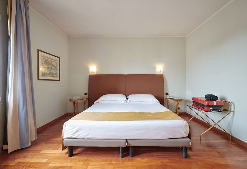 클래식 룸, The Plaza