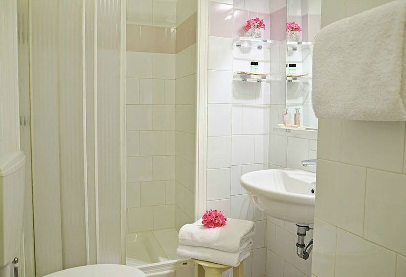 اتاق اکونومی, Vasari