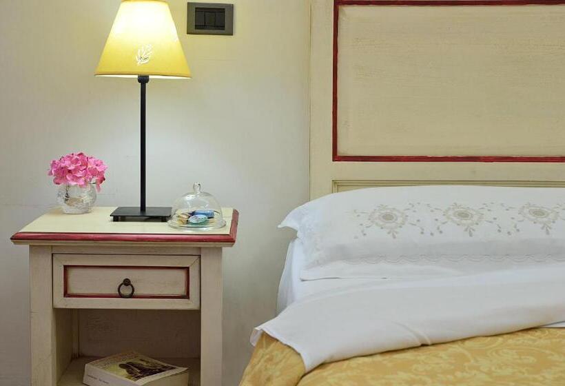 اتاق استاندارد یک نفره, Vasari