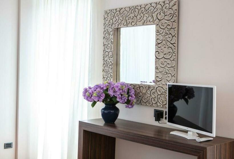 اتاق استاندارد با چشم‌انداز, Vittorio