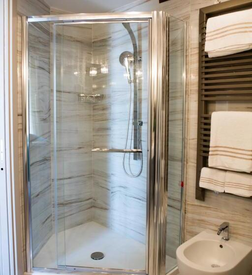 Suite with lake view, Vittorio