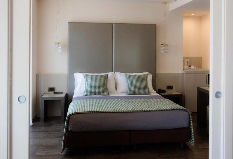 Suite with lake view, Vittorio