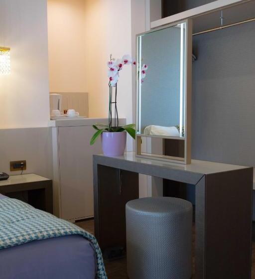 Suite with lake view, Vittorio