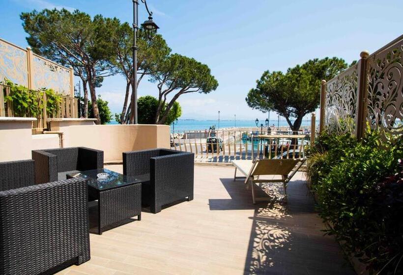 Suite with lake view, Vittorio
