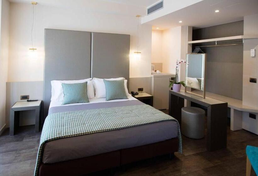 Suite with lake view, Vittorio