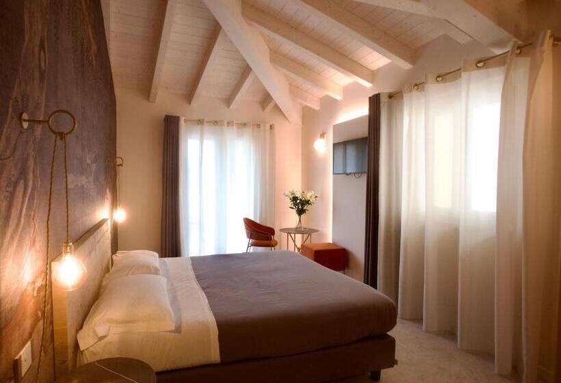 اتاق سوپریور با چشم‌انداز, Vittorio