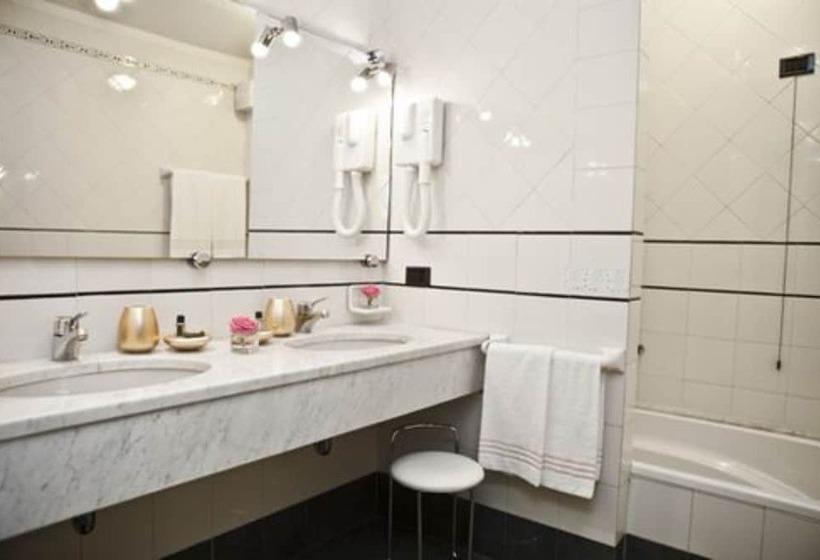 اتاق استاندارد با چشم‌انداز, Vittorio