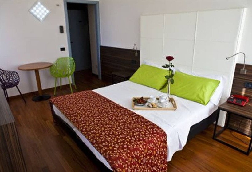 اتاق استاندارد با چشم‌انداز, Vittorio