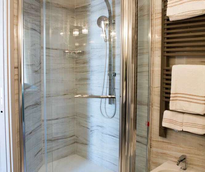 Suite with lake view, Vittorio