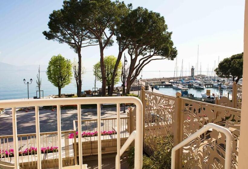 Suite with lake view, Vittorio