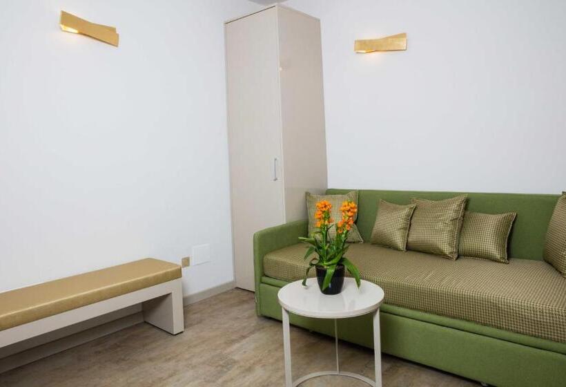 Suite with lake view, Vittorio