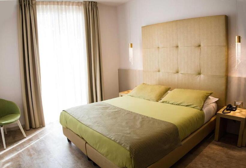 Suite with lake view, Vittorio