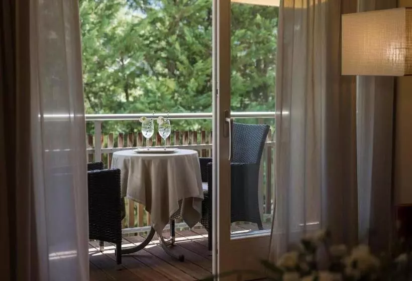 キングサイズベッドのスイートルーム, Mignon Meran Park & Spa