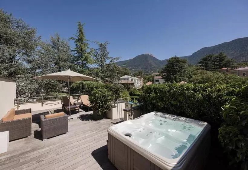 キングサイズベッドのスイートルーム, Mignon Meran Park & Spa