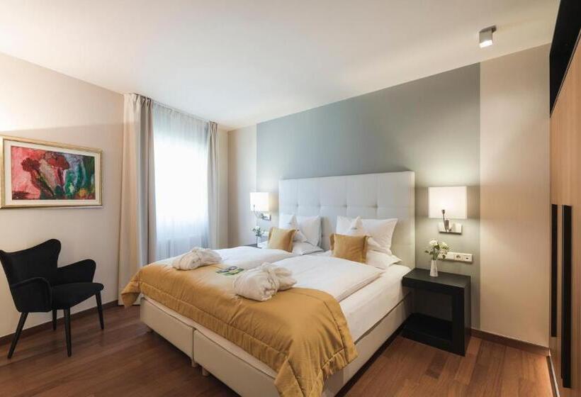 Люкс Deluxe Кровать Кинг, Mignon Meran Park & Spa