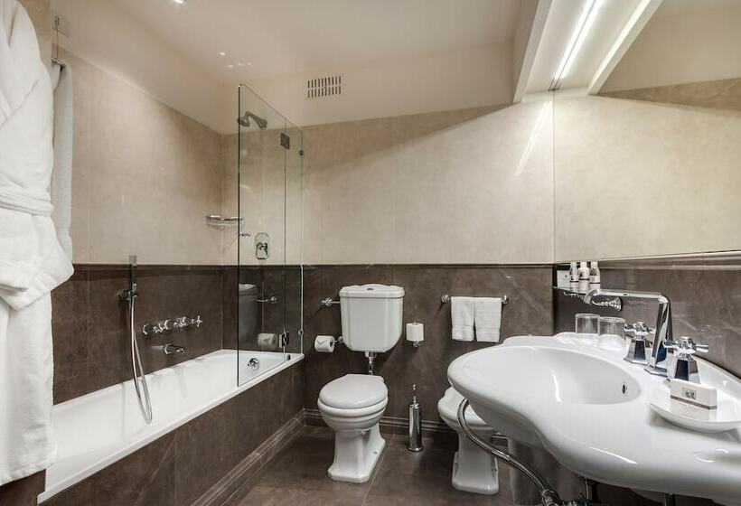 Camera Premium, Plaza Hotel Lucchesi