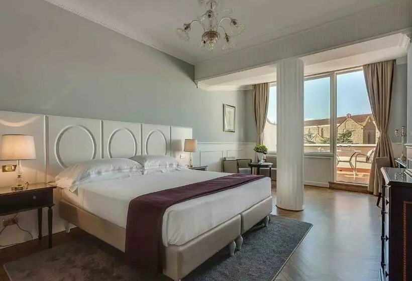 デラックスルーム, Plaza Hotel Lucchesi