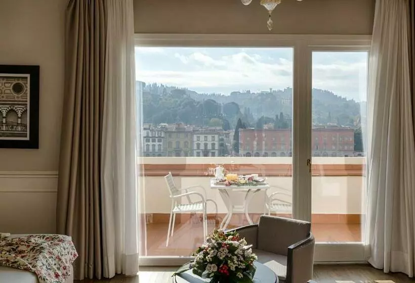 デラックスルーム, Plaza Hotel Lucchesi